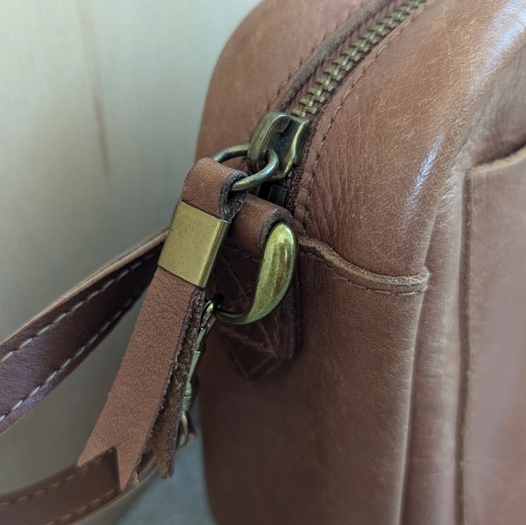 Madewell The Larger Transport Camera Bag in English Saddle - Picture 2 of 11